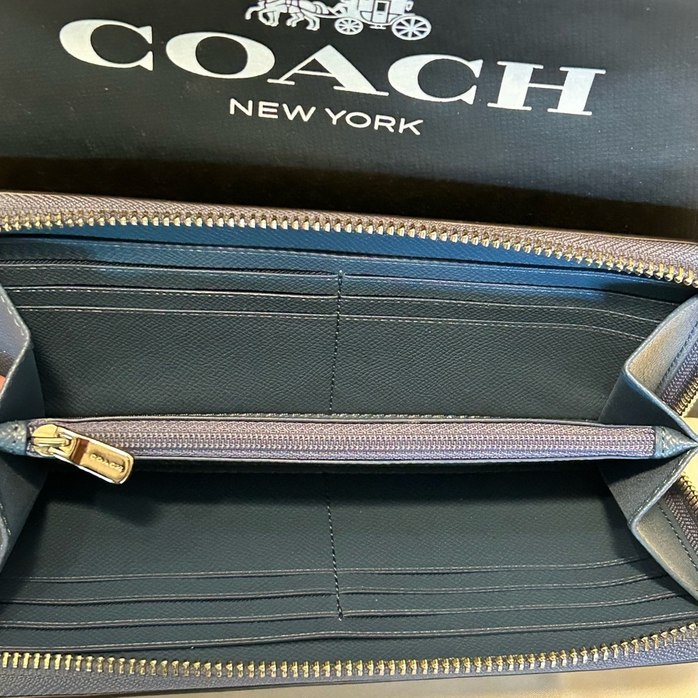 COACH Crossgrain Leather Zippy Wallet - Picture 5 of 7